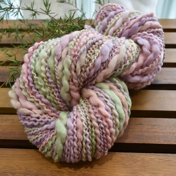 Hand Spun Chunky Tasmanian Merino Yarn Thick and Thin - Floral Cream 13075